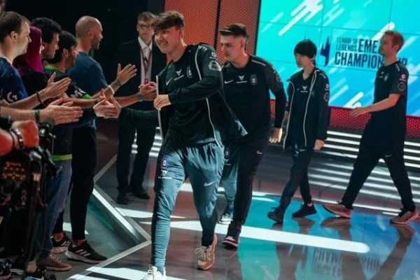 UFC巴黎站加内对阵圣丹尼斯法国主场与排名分析全盘前瞻观察
